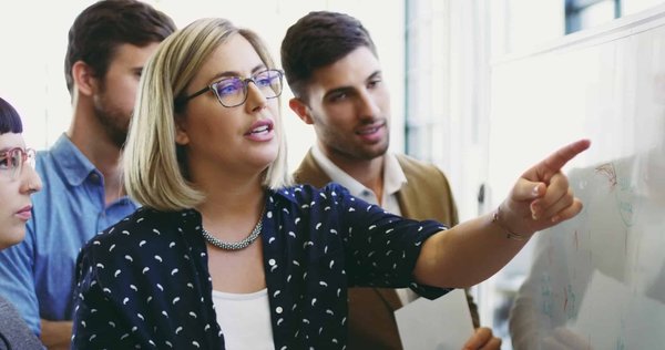 Comment identifier les concurrents directs et indirects de son entreprise ?